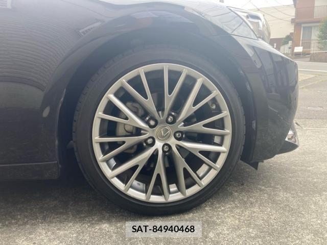 Lexus IS 2013-11 8245710-3