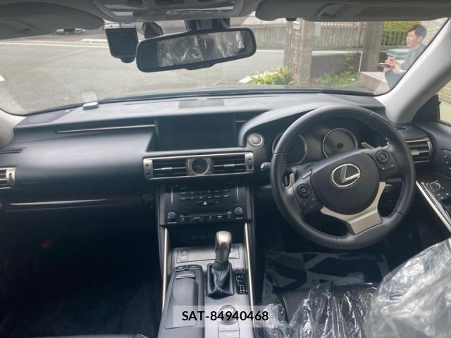 Lexus IS 2013-11 8245710-6