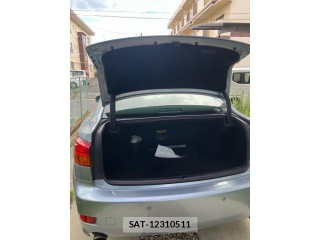 Lexus IS 2007-03 8315175-12