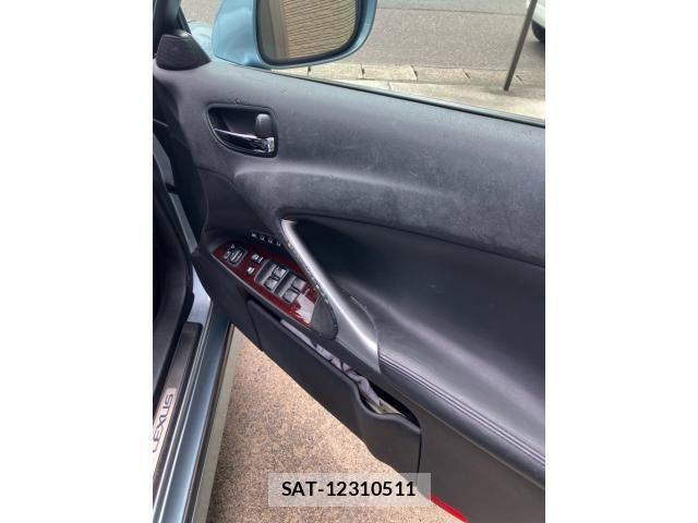 Lexus IS 2007-03 8315175-17