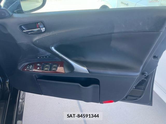 Lexus IS 2008-01 8366713-16