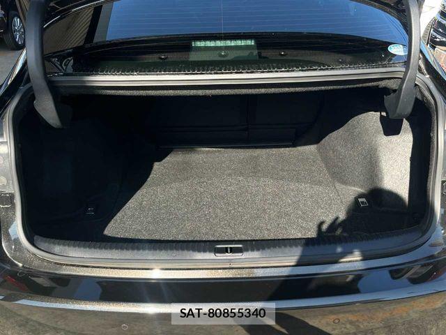 Lexus IS 2013-12 8413268-23
