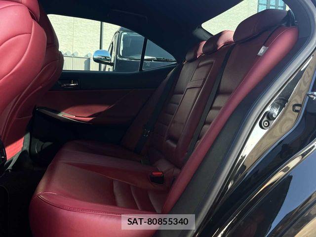 Lexus IS 2013-12 8413268-24