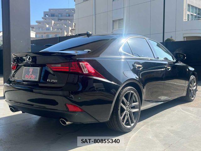 Lexus IS 2013-12 8413268-29