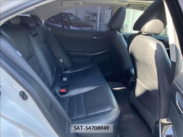 Lexus IS 2013-08 8485636-11