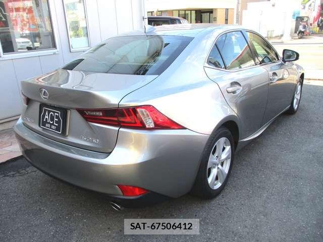 Lexus IS 2013-07 8525503-6