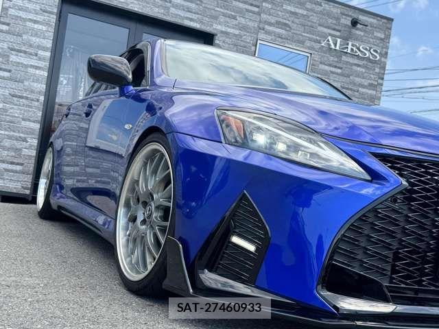 Lexus IS 2005-10 8562421-11