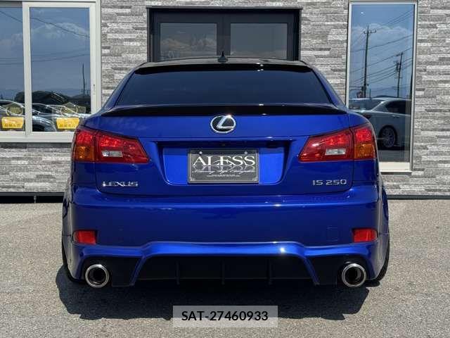 Lexus IS 2005-10 8562421-14