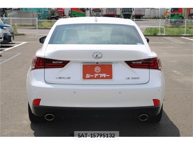 Lexus IS 2013-10 8562425-11