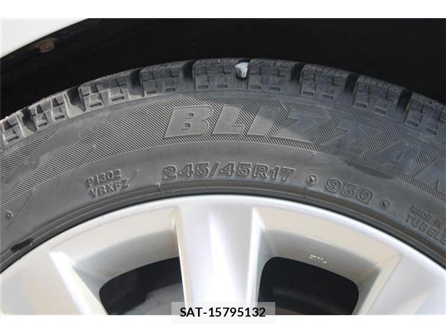 Lexus IS 2013-10 8562425-28