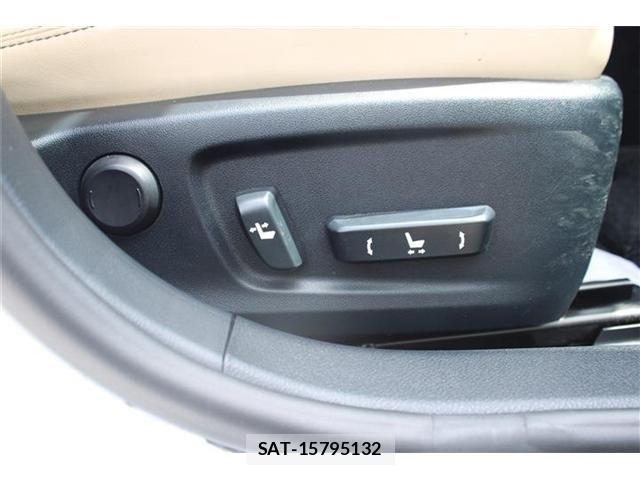 Lexus IS 2013-10 8562425-6