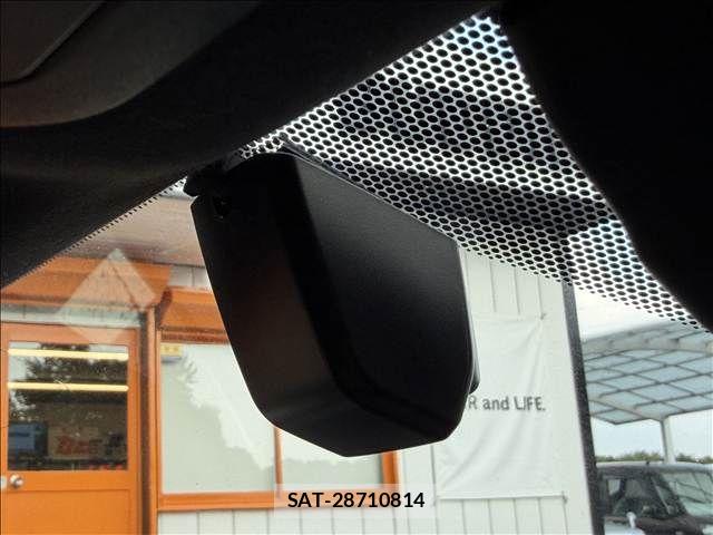 Lexus IS 2011-10 8627465-15