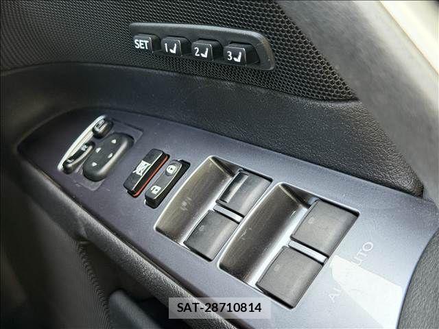 Lexus IS 2011-10 8627465-26