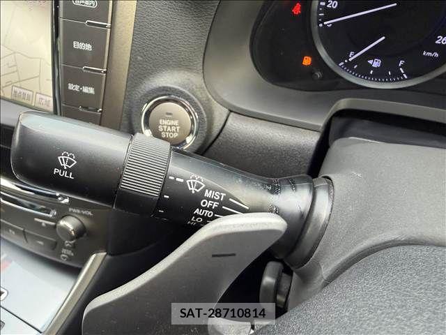 Lexus IS 2011-10 8627465-29