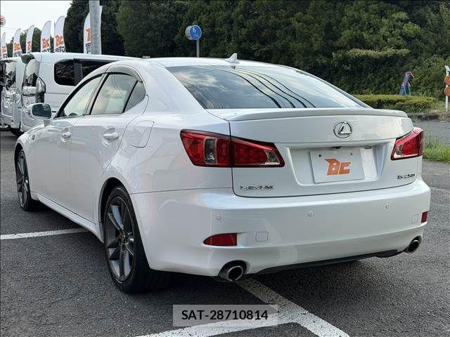 Lexus IS 2011-10 8627465-7