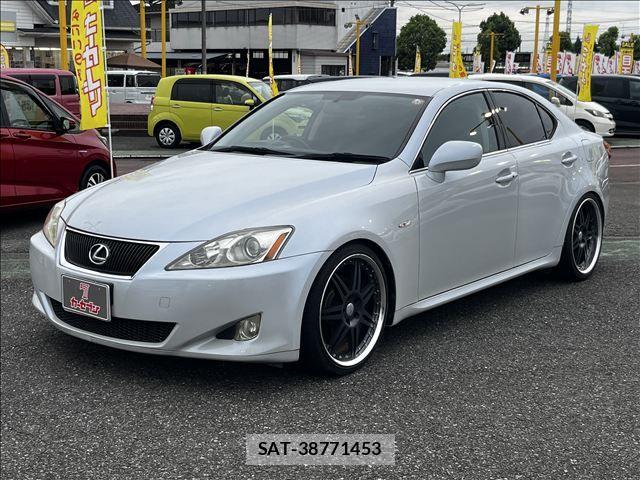 Lexus IS 2008-03 8666389-0