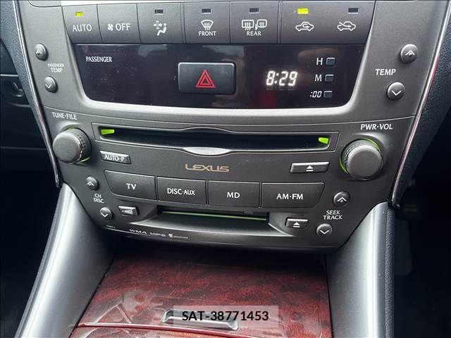 Lexus IS 2008-03 8666389-12