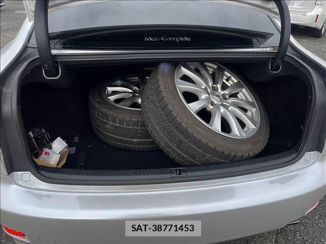 Lexus IS 2008-03 8666389-17