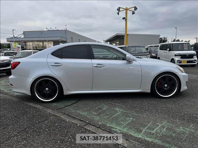 Lexus IS 2008-03 8666389-21