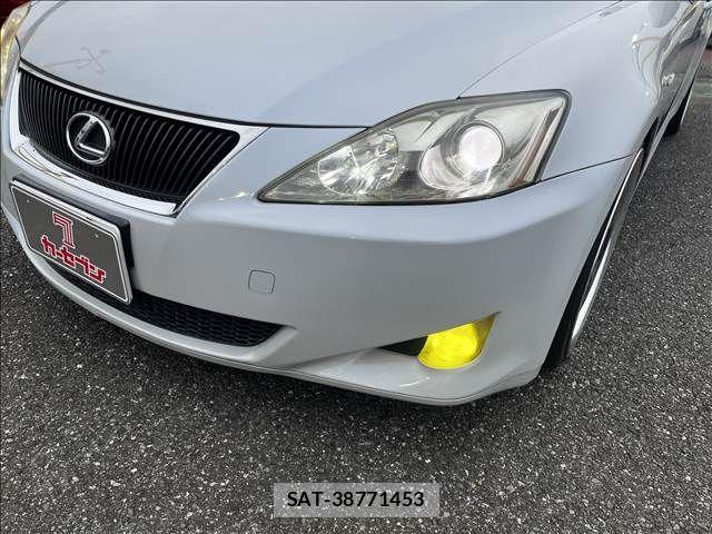 Lexus IS 2008-03 8666389-23