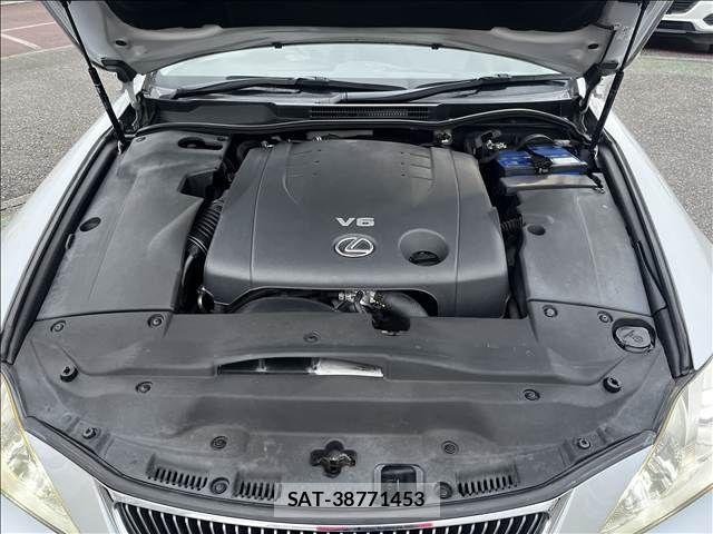 Lexus IS 2008-03 8666389-25