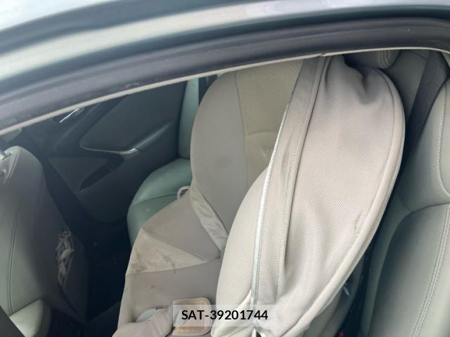 Lexus IS 2006-01 8666391-9