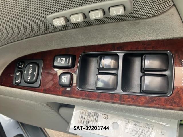 Lexus IS 2006-01 8666391-12