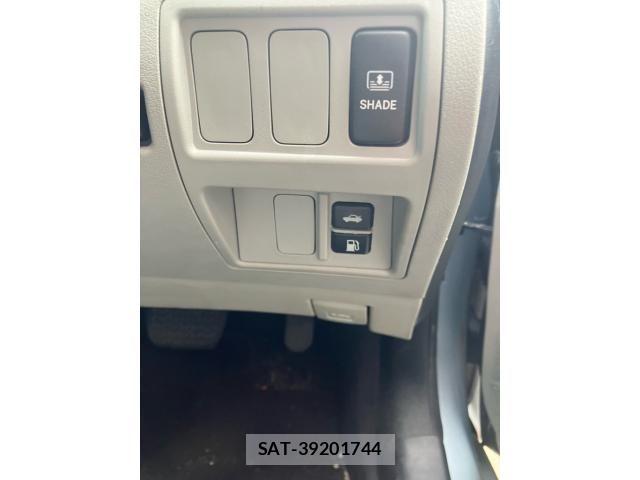 Lexus IS 2006-01 8666391-13
