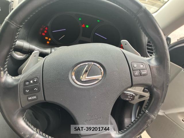 Lexus IS 2006-01 8666391-14