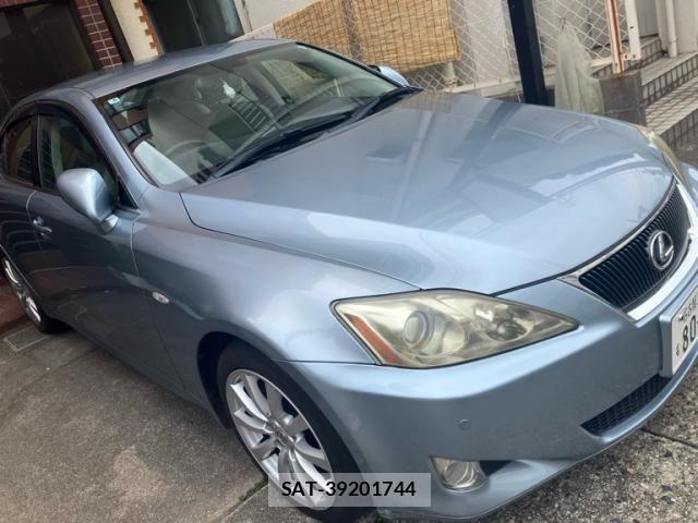 Lexus IS 2006-01 8666391-1