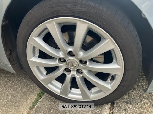 Lexus IS 2006-01 8666391-3