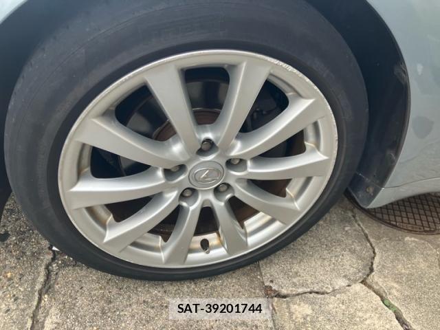 Lexus IS 2006-01 8666391-5