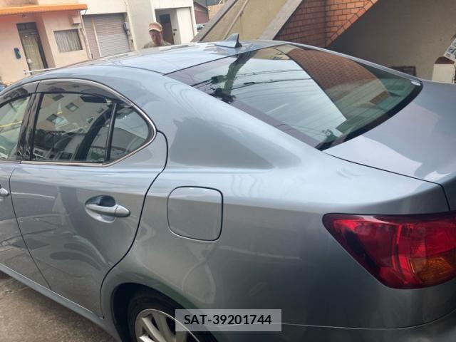 Lexus IS 2006-01 8666391-7