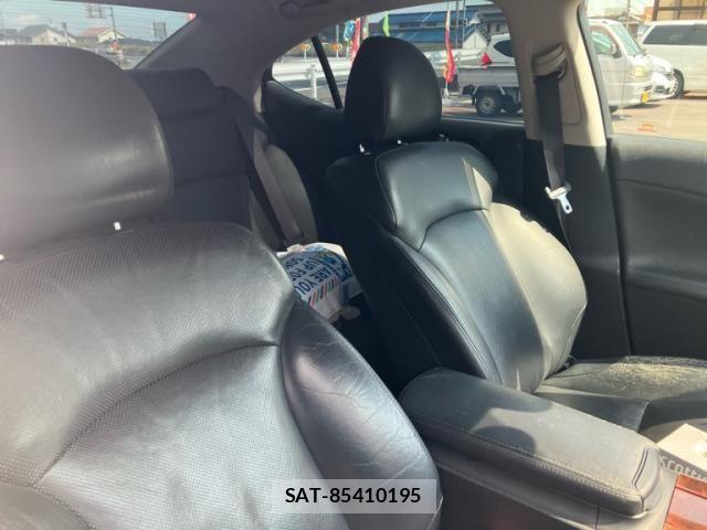 Lexus IS 2005-11 8659914-11