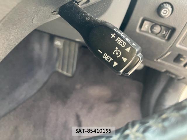 Lexus IS 2005-11 8659914-18