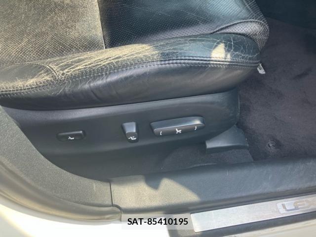 Lexus IS 2005-11 8659914-21