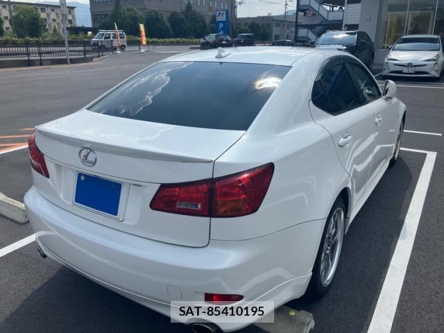 Lexus IS 2005-11 8659914-4