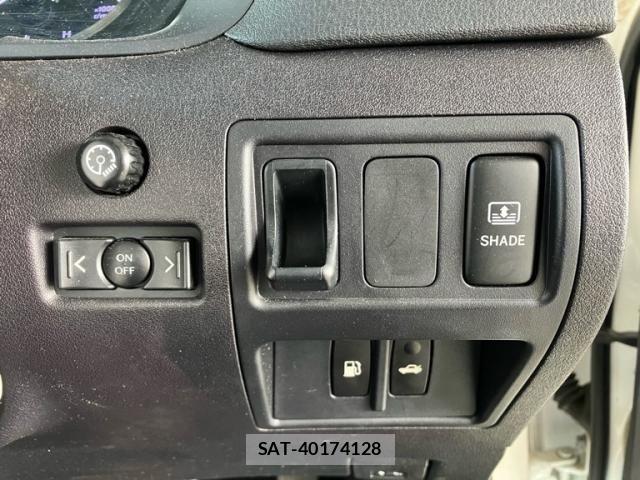 Lexus IS 2012-09 8743396-15
