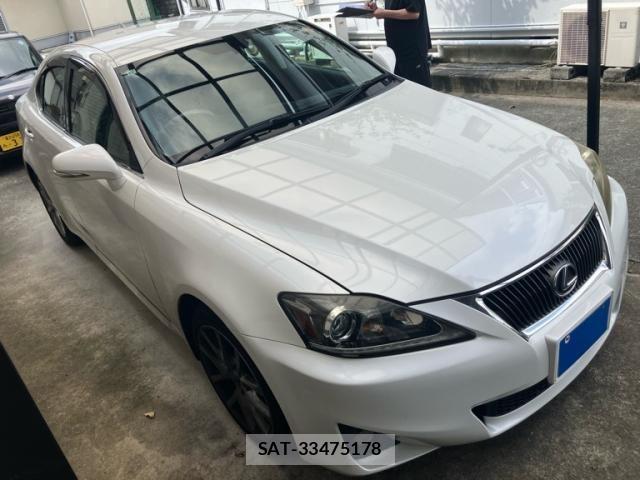 Lexus IS 2011-11 8743395-0