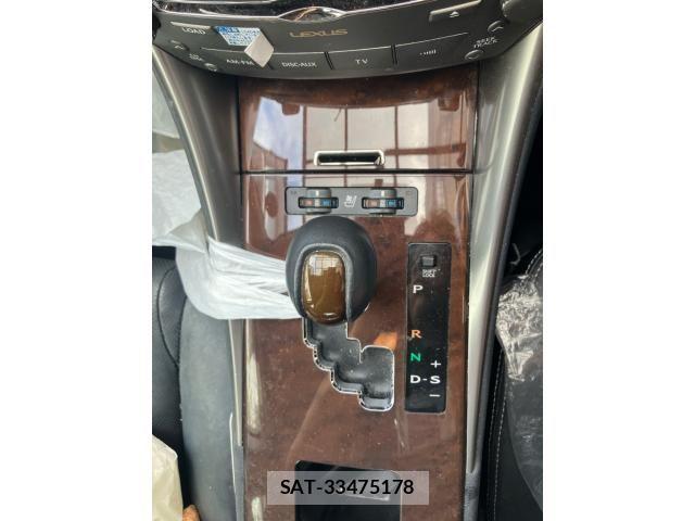 Lexus IS 2011-11 8743395-20