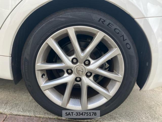 Lexus IS 2011-11 8743395-8