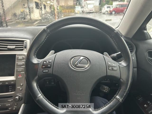 Lexus IS 2008-02 8743399-11