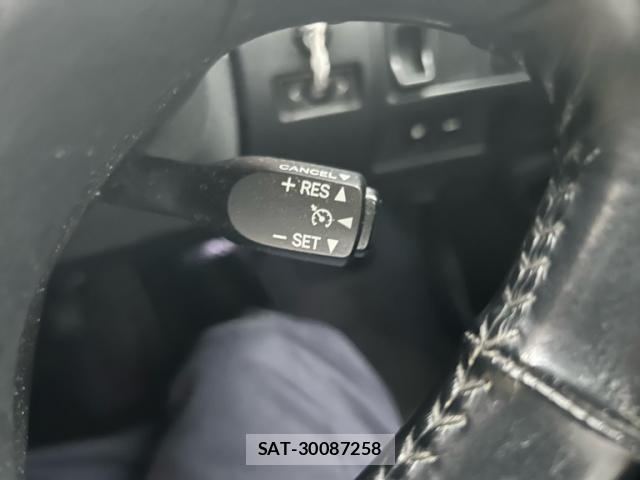 Lexus IS 2008-02 8743399-12
