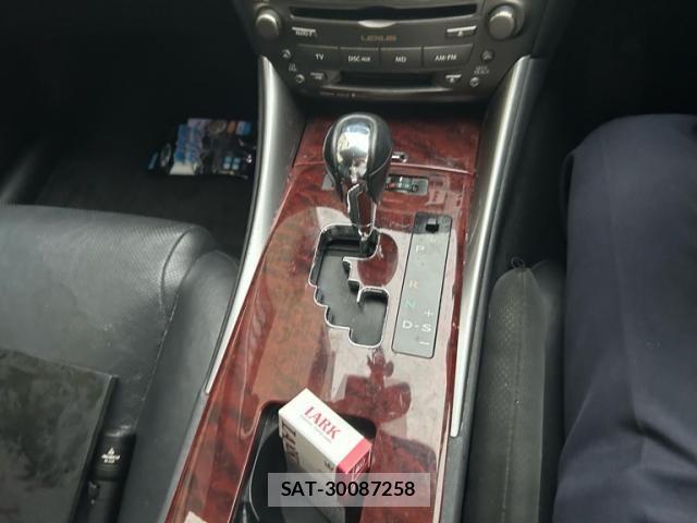 Lexus IS 2008-02 8743399-16