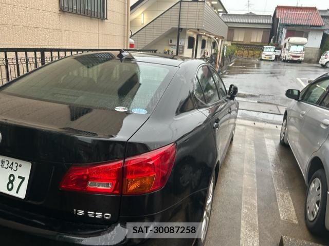 Lexus IS 2008-02 8743399-2