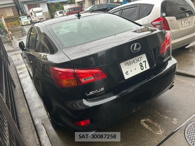 Lexus IS 2008-02 8743399-3