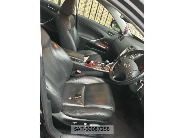 Lexus IS 2008-02 8743399-8