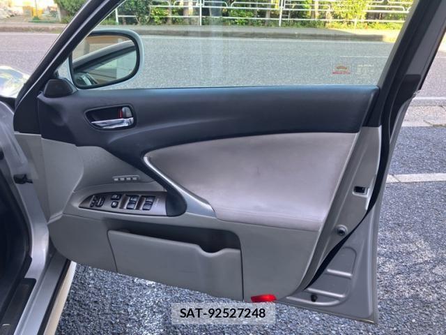 Lexus IS 2007-05 8743398-9