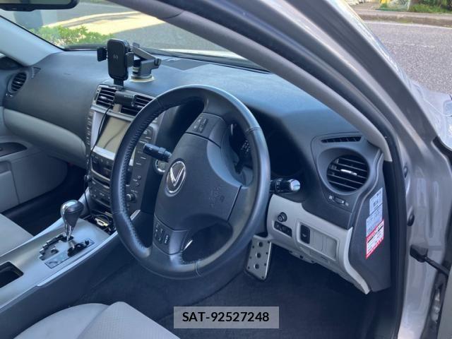 Lexus IS 2007-05 8743398-10