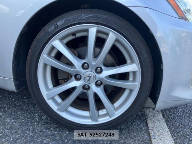 Lexus IS 2007-05 8743398-3